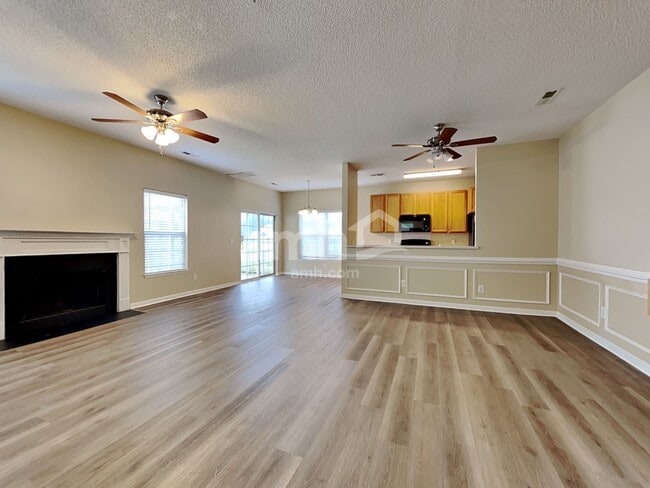 Foto del edificio - 318 Sunburst Way