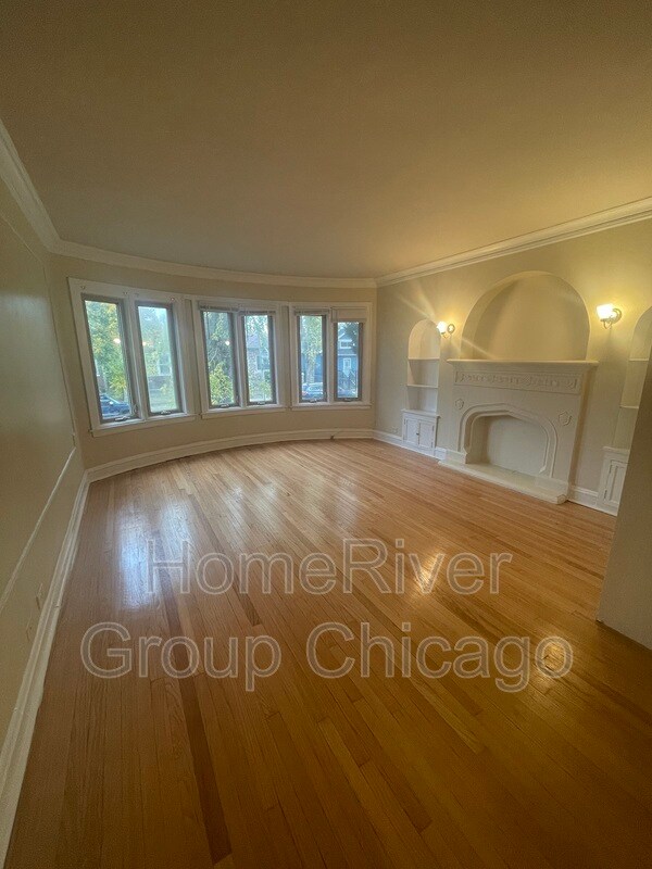 Building Photo - 7934 S Kingston Ave