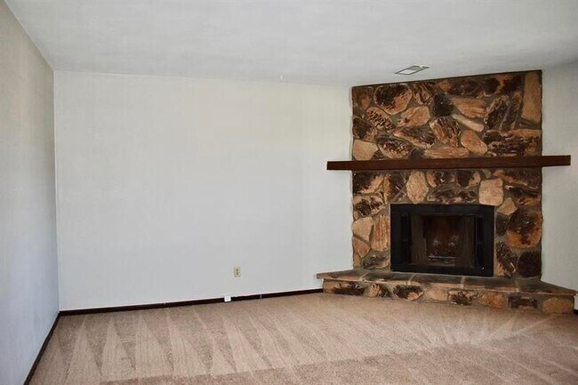 Building Photo - 619 Plankway Dr