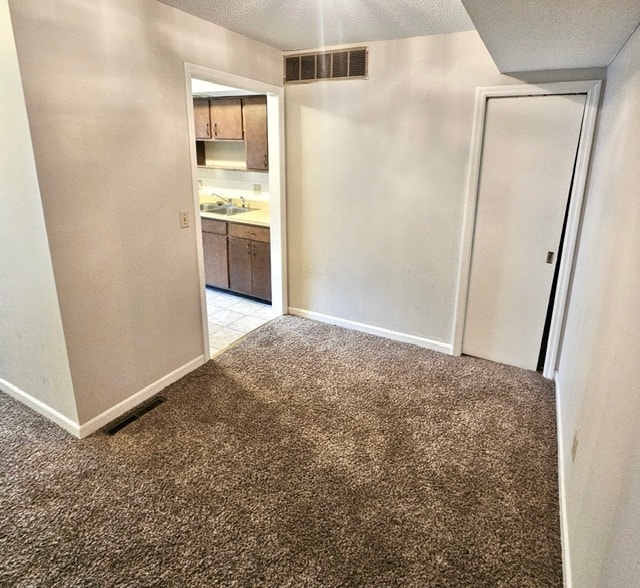 Building Photo - 906 E Harding Dr