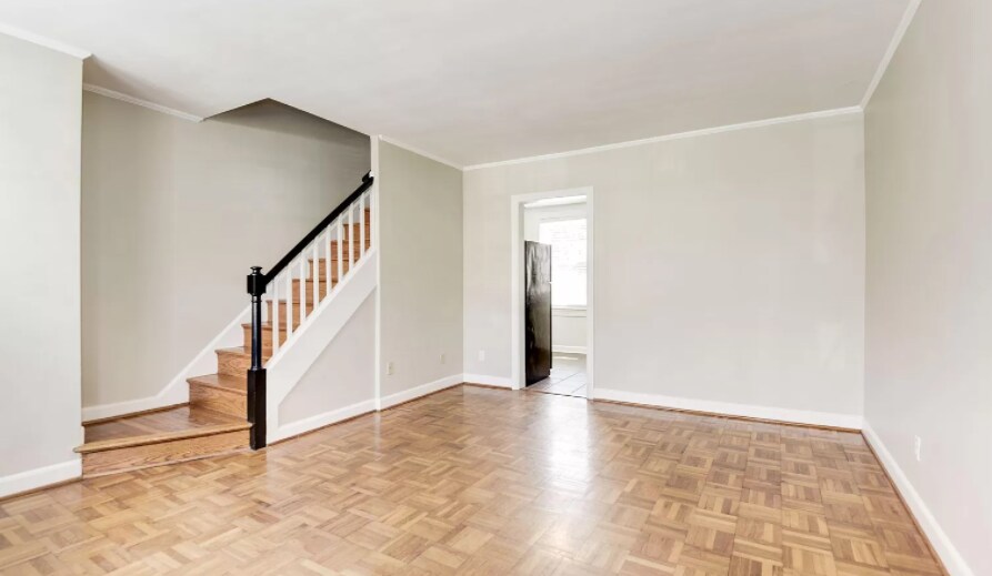 Primary Photo - 1201 S Barton St