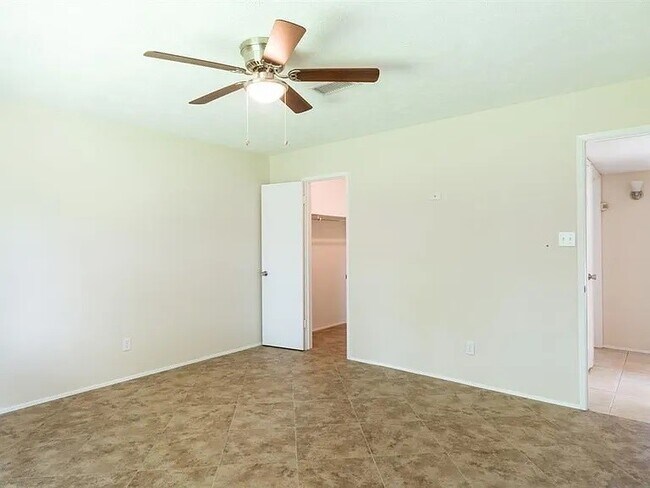 Building Photo - 17519 Fieldglen Dr