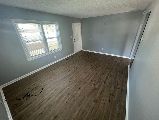 Photo - Loney Ave House