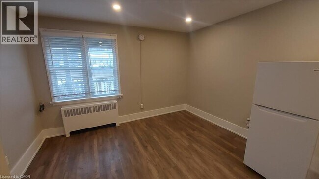 Photo du bâtiment - 181 King St E