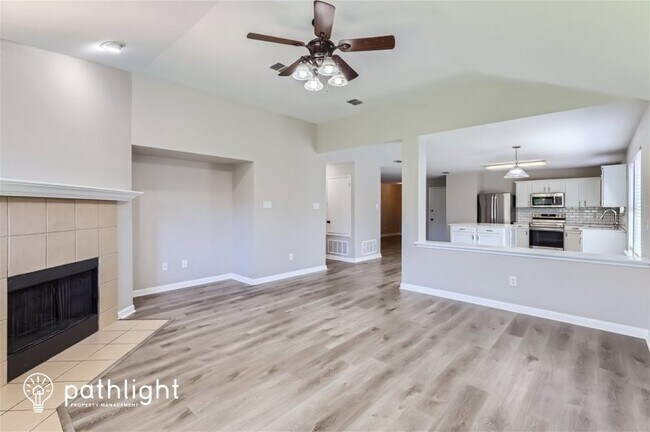 Foto del edificio - 8708 Tumbleweed Dr