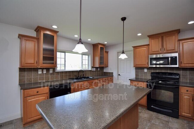 Foto del edificio - 3725 Blue Sky Park Rd