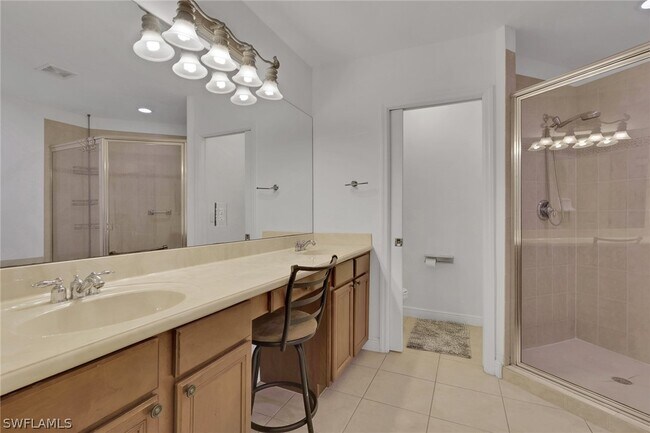 Foto del edificio - 3353 Antica St