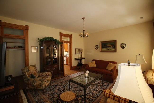 Building Photo - 129 Front St