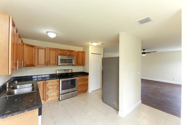 Foto del edificio - 13342 87th St N