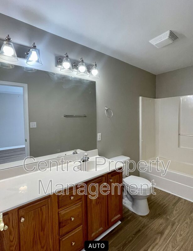 Foto del edificio - 320 Woodruff Park Ln
