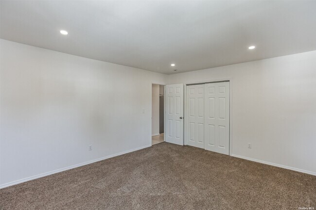 Building Photo - 751 Railroad Ave