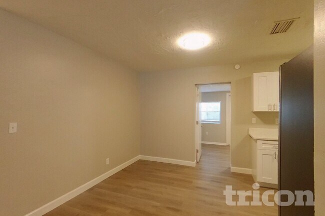Foto del edificio - 939 14th Ave SW