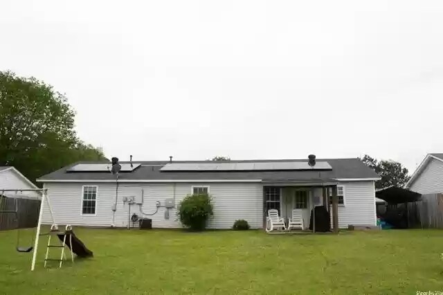 Foto del edificio - 14101 Cherry Hill Dr