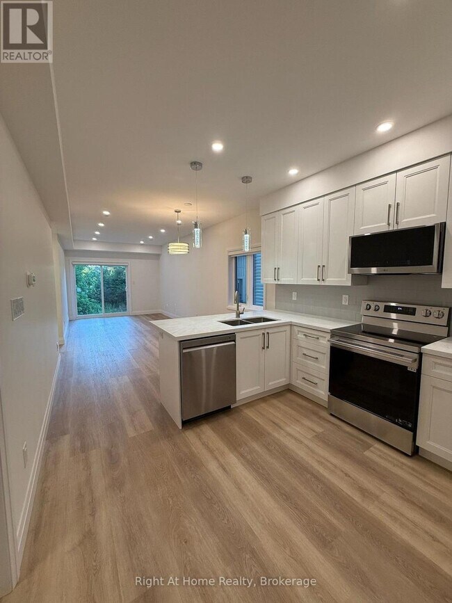 Building Photo - 576B GUELPH STREET