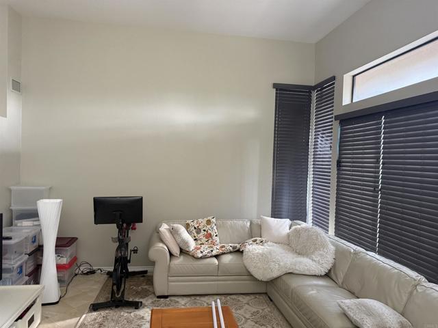 Foto del edificio - 4337 Nobel Dr