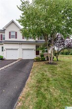 Building Photo - 955 King Way
