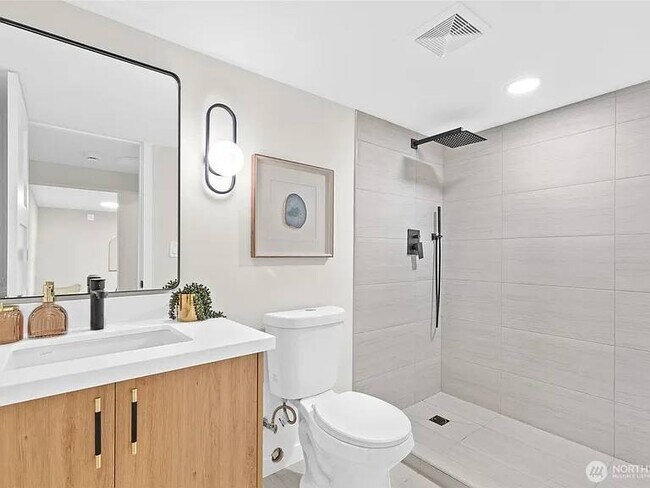 Foto del edificio - 5041 Bowen Pl S