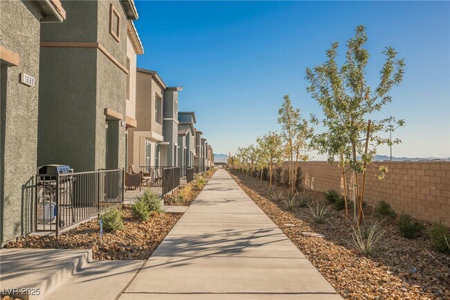 Building Photo - 1693 Pamela Spgs Ln