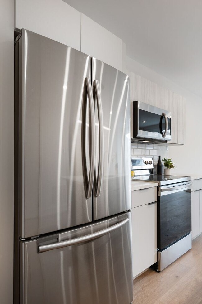 Interior Photo - 1331 S Juniper St