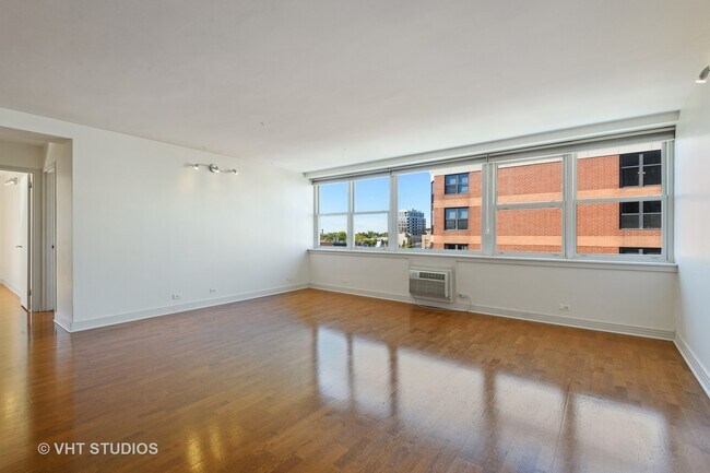 Foto del edificio - 2300 N Commonwealth Ave