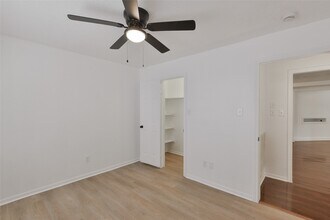 Building Photo - 2075 Little Cedar Dr