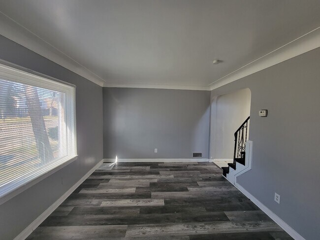 Foto del edificio - 18400 Meyers Rd