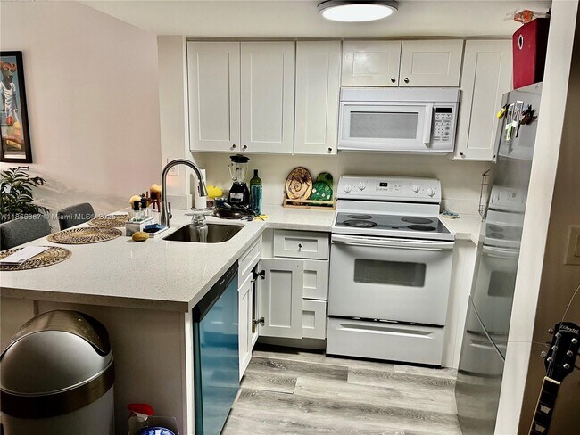 Foto del edificio - 8675 NW 5th Terrace