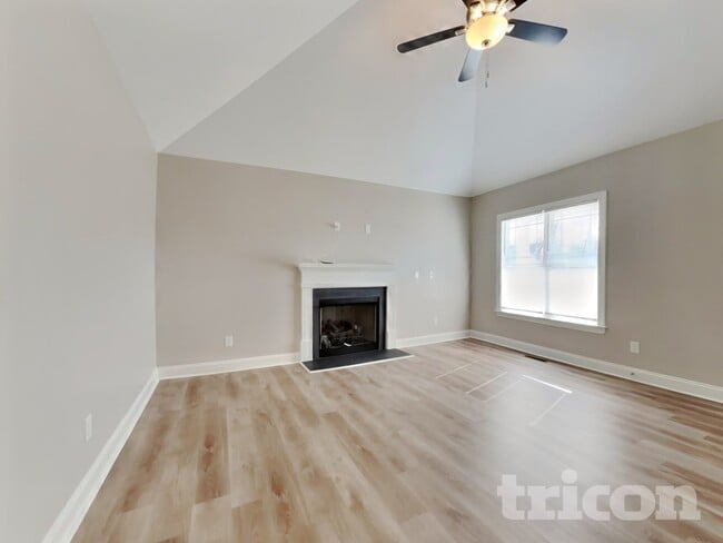 Building Photo - 282 Oxfordshire Dr