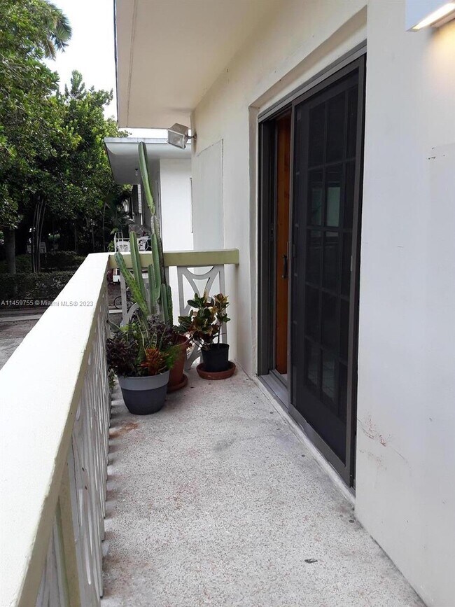 Foto del edificio - 944 Meridian Ave