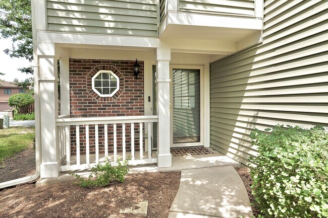 Building Photo - 1049 Talbots Ln