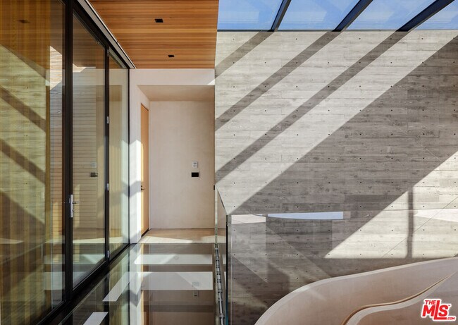Building Photo - 1520 Carla Ridge