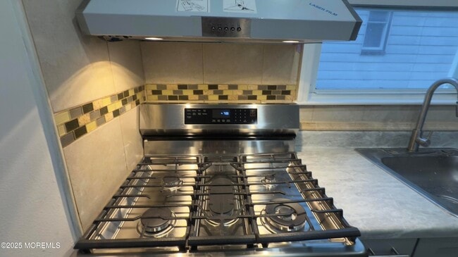 Building Photo - 56 Lindsley Pl