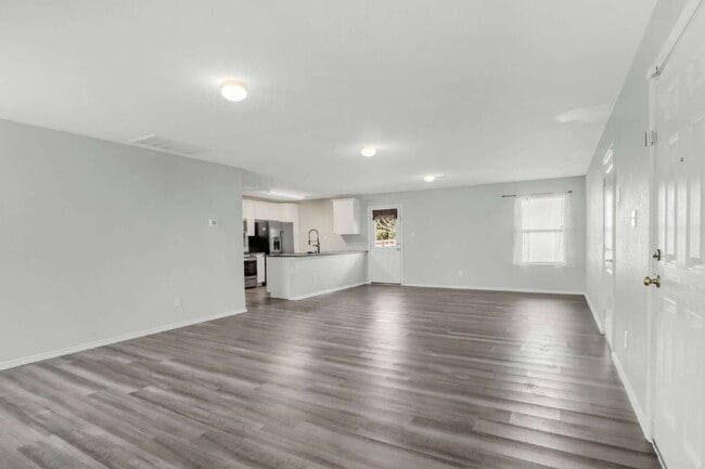 Building Photo - "Charming 3-Bedroom, 2-Bath Home Retreat with Solar Panels! 10% off for active service members!"