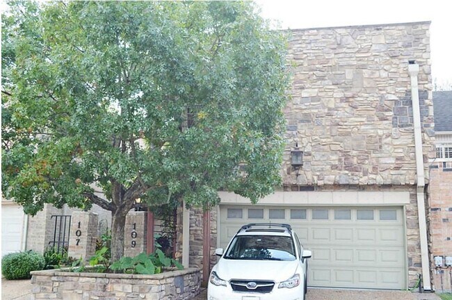 Building Photo - 109 Phanturn Ln