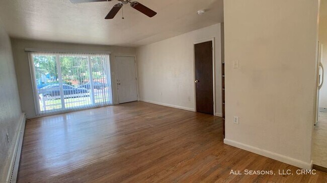 Foto del edificio - 308 Edgewood Drive