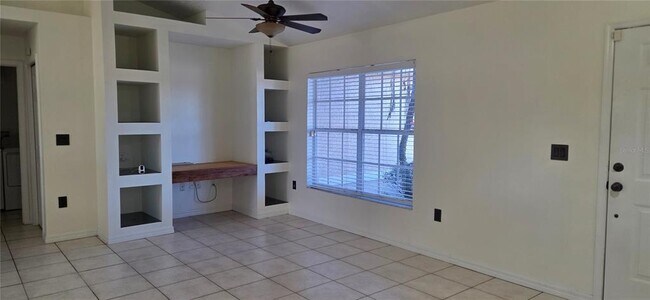 Building Photo - 4828 Jeanette Ct