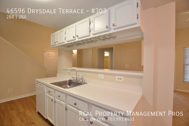 Building Photo - Beautifully Maintained 2 Story 2 Bedroom 2...