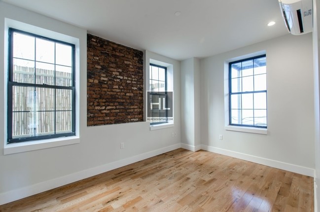 Foto del edificio - 72 Willoughby St