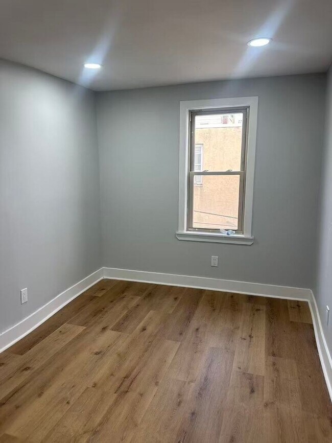 Foto del edificio - 1049 Mercy St