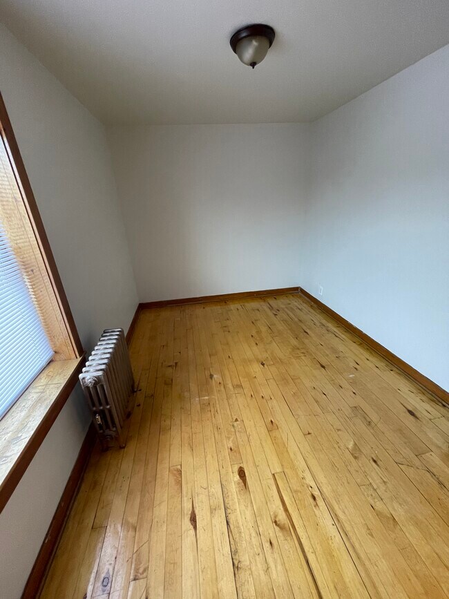 Foto del edificio - 5041 N Springfield Ave