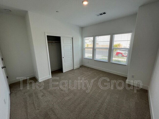 Building Photo - 135 E Taylor Ave