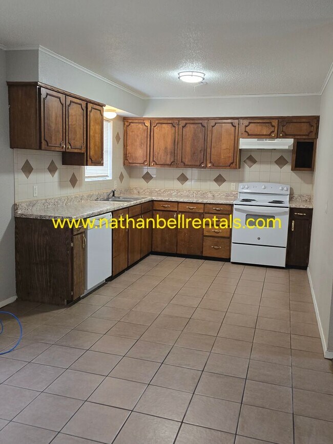 Foto del edificio - 2485 Cypress Dr