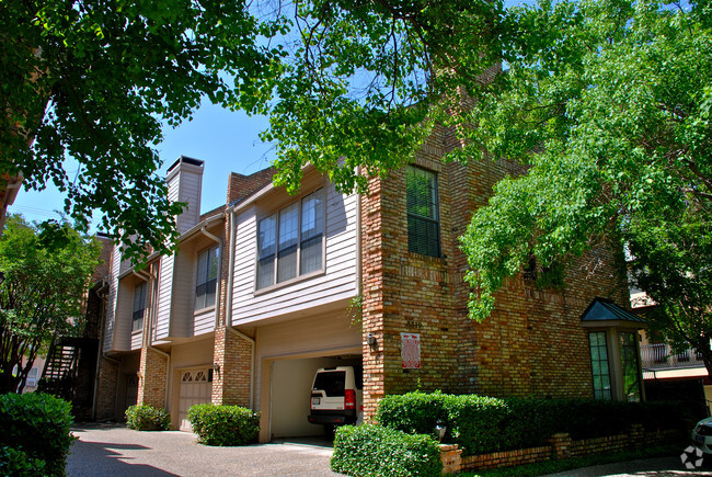 Foto del edificio - Rosedale Townhomes