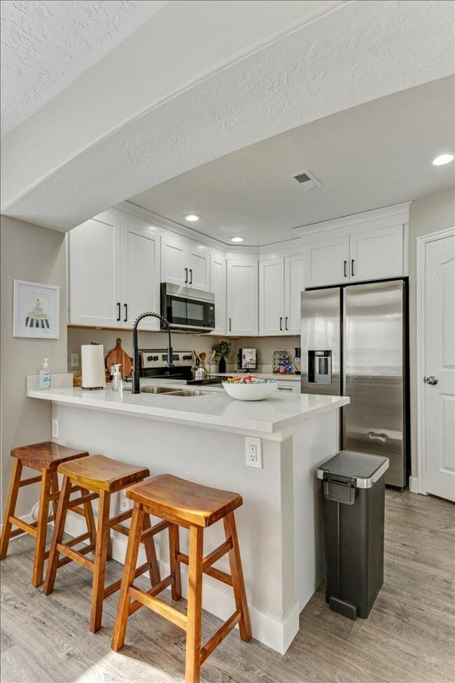 Photo - 184 E Rideout Hall Ln House