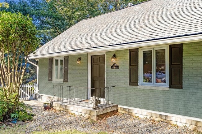 Foto del edificio - 2690 Ridgemore Rd NW