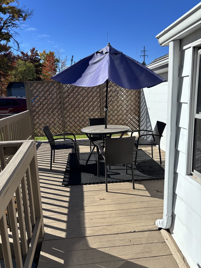 Building Photo - 1553 Bancroft Ave