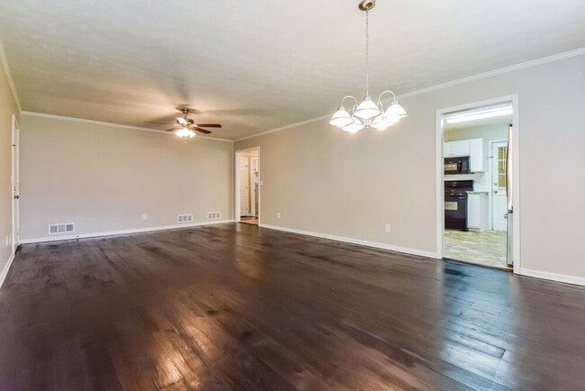 Foto del edificio - 391 Rock Meadow Dr