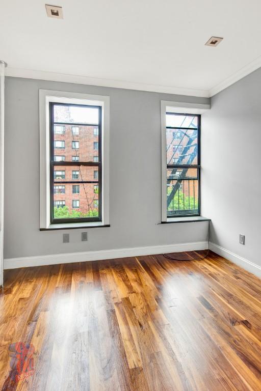 Building Photo - 16 E 116th St