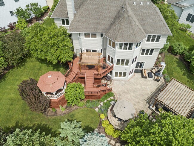 Building Photo - 752 Waterside Dr