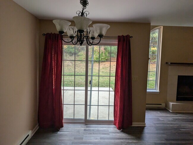 Foto del edificio - 605 Country Acres Ct